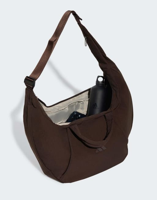 adidas Performance – Motion – Große halbmondförmige Tasche in Aurora Coffee/Aurora Coffee, 2 von 4