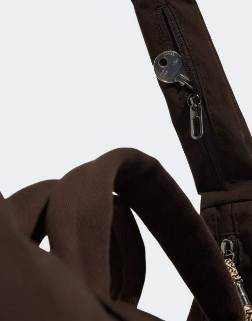 adidas Performance – Motion – Große halbmondförmige Tasche in Aurora Coffee/Aurora Coffee, 4 von 4