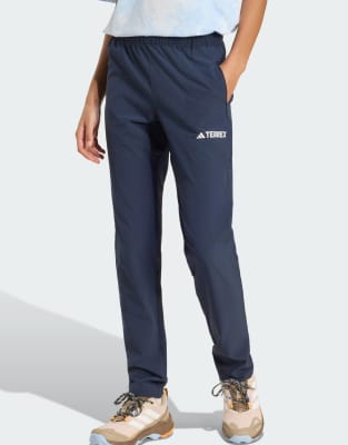 adidas Performance - Multi Essentials - Stretch-Hose in Legend Ink-Schwarz