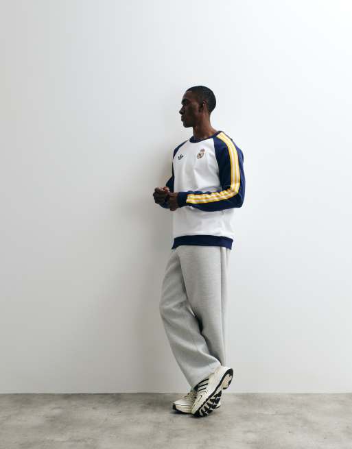 adidas Performance – Originals – Real Madrid – Mörkblå, vit sweatshirt med rund halsringning, 2 av 5