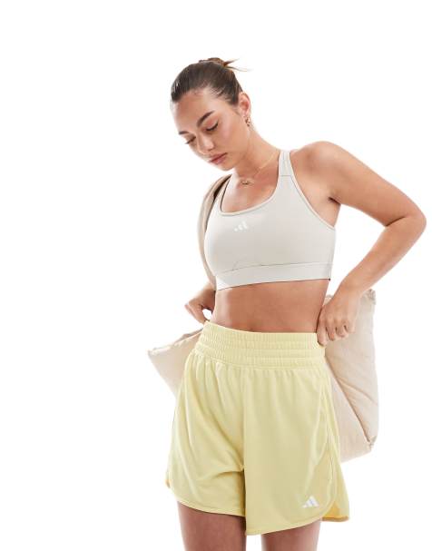 adidas Performance – Pacer Essentials – Gestrickte Shorts in Gelb mit hohem Bund - view 1