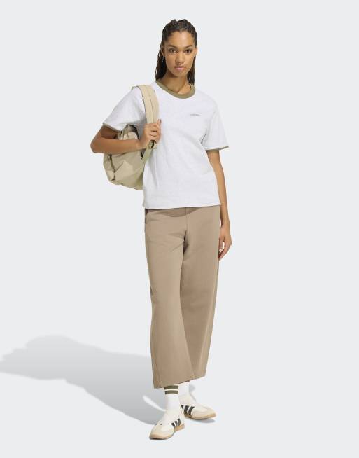 adidas Performance – Seasonal Essentials Colorpop – T-Shirt in Hellgrau meliert/Olivgrün mit gesticktem Motiv, 3 von 6