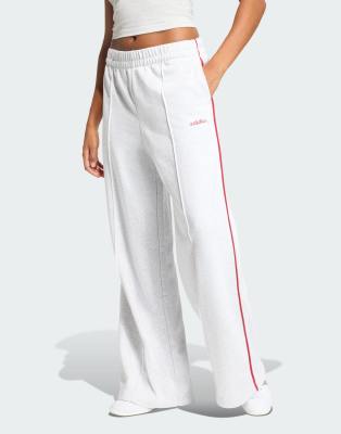 adidas Performance - Seasonal Essentials Colourpop - Hose in meliertem Hellgrau/Active Maroon mit gesticktem Motiv