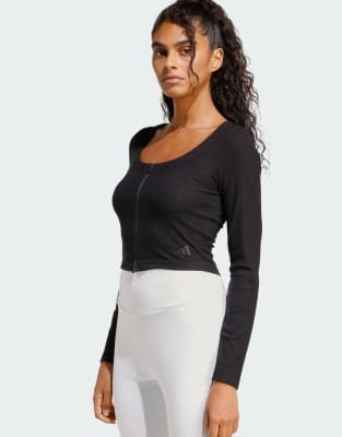 adidas Performance - Seasonal Essentials - Gerippte Strickjacke in Schwarz