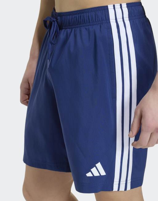 adidas Performance - Shorts de baño de 8" azul oscuro y blancos con detalle de 3 rayas, 2 de 4