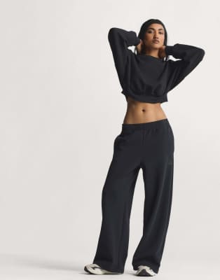 adidas Performance - Soft Lux - Gerade geschnittene Hose in Schwarz