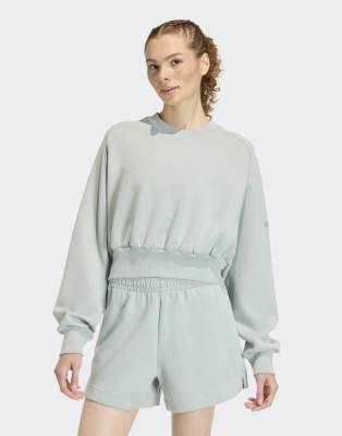 adidas performance - Soft Lux - Loose-Fit-Sweatshirt in Wonder Sage-Grün