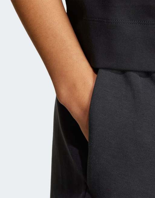 adidas Performance – Soft Lux – Svarta shorts med ledig passform, 3 av 4