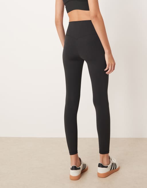 adidas performance – Studios – Czarne legginsy ze skrzyżowanym pasem i trzema paskami, 3 z 5