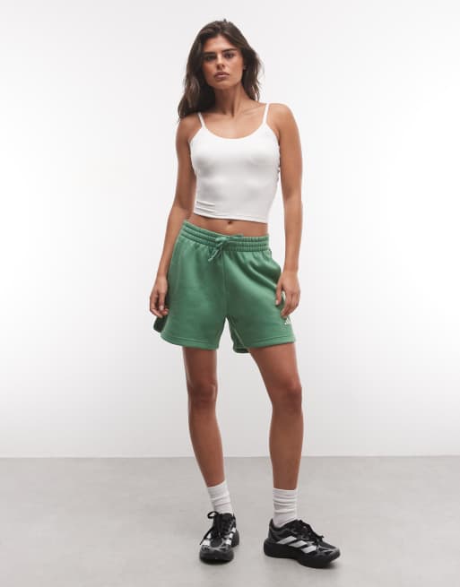 adidas Performance – Studios – Jersey-Shorts in Grün und Rosa mit den drei Streifen, 3 von 5