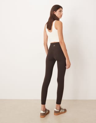 adidas Performance - Studios - Leggings in Braun mit den drei Streifen-Brown