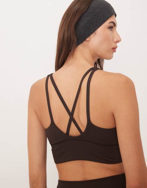 adidas Performance – Studios – Oberteil in Braun mit schmalen Trägern und den drei Streifen - view 1