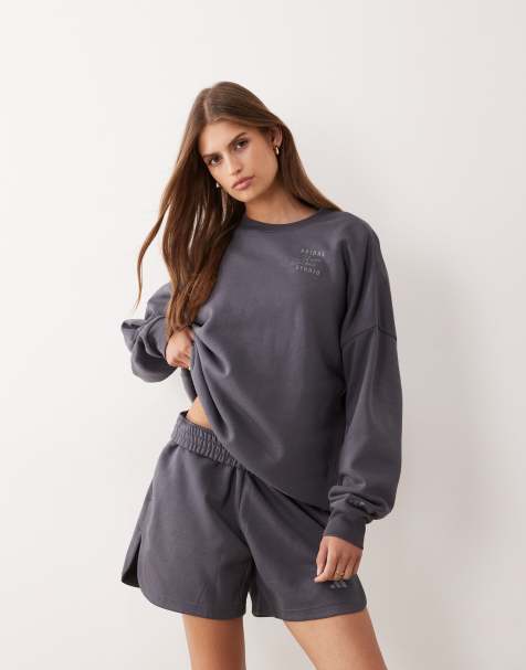 adidas Performance - Studios - Sweatshirt met 3-Stripes in leisteen grijs - view 1