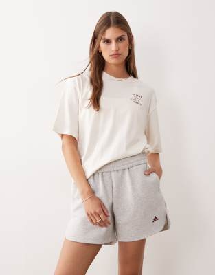 adidas Performance - Studios - T-Shirt in Wollweiß mit den drei Streifen