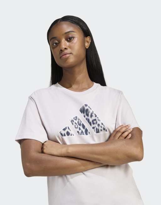 adidas Performance - T-shirt i bleg lyslilla med logo i dyreprint, 4 af 4