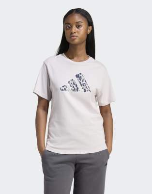 adidas Performance - T-Shirt in Eislila mit Animal-Print