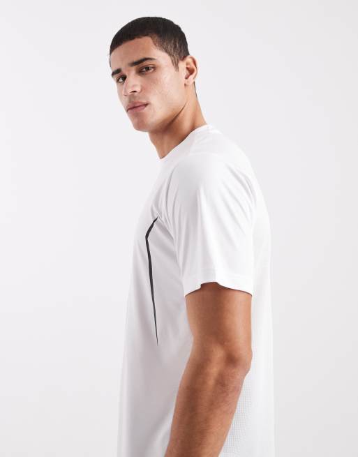 adidas Performance – Tech Apparel – Biały T-shirt z odblaskowymi srebrnymi detalami, 4 z 5