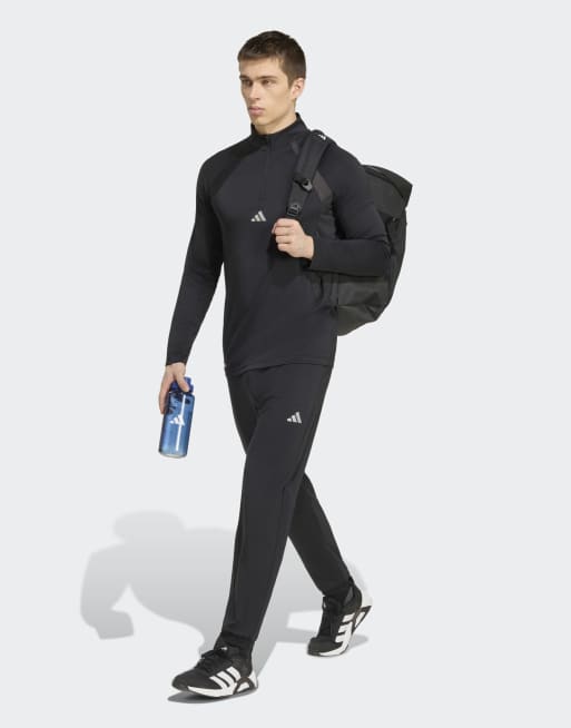 adidas Performance – Tech Apparel – Sweatshirt in Schwarz mit kurzem Reißverschluss, 4 von 5