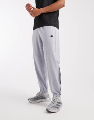 adidas Performance - Tech Essentials - Pantalon de survêtement - Gris clair-Argenté