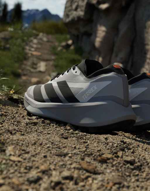 adidas performance Terrex Agravic GTX 2 scarpe da trail running in Grey Three / Core Black, 4 di 7