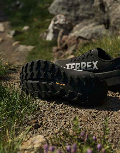 adidas performance Terrex Agravic SL scarpe da corsa trail in core black / grey two / core, 2 di 7