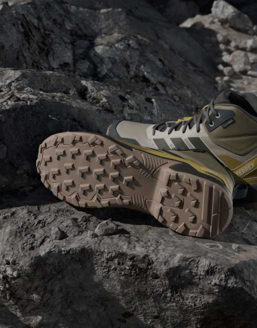 adidas Performance Terrex Eastrail 3 Mid Climaproof scarpe da trekking in khaki e marrone, 2 di 7