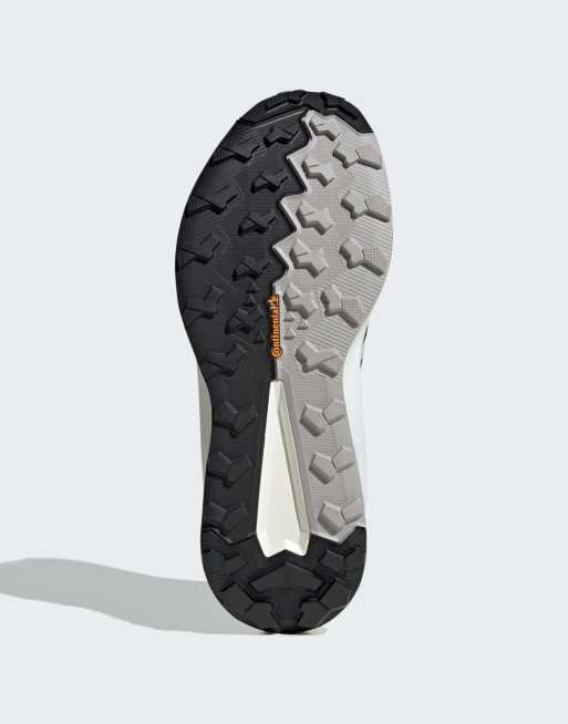 adidas performance Terrex freehiker 3 low gore-tex hiking shoes in cloud white / core black, 5 of 7