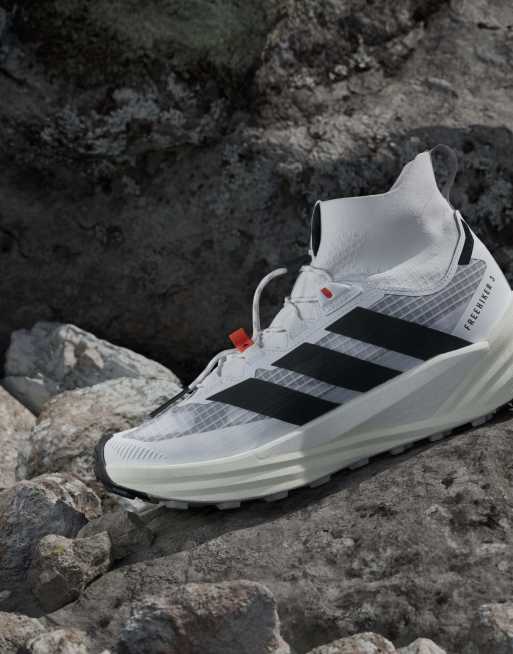 adidas performance Terrex freehiker 3 ultra Gore-Tex zapatos de senderismo en cloud white / core black, 5 de 7