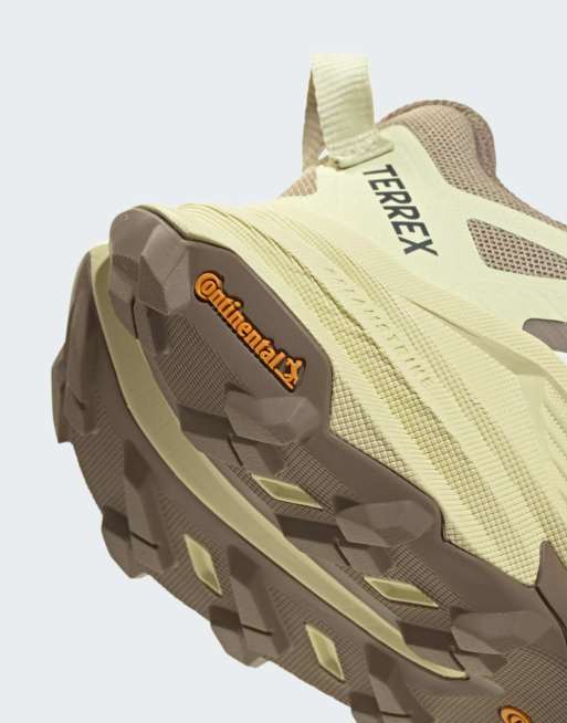 adidas performance Terrex freehiker SL Gore-Tex sneakers da trekking gialle e marroni, 3 di 7