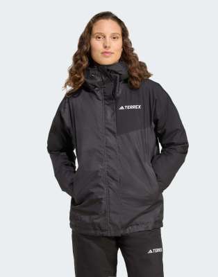 adidas Performance - Terrex Multi - Isolierte 2-Lagen-Jacke mit Rain. RDY-Technologie in Schwarz/Carbon