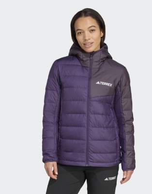 adidas Performance - Terrex Multi Light - Daunenjacke mit Climawarm-Technologie und Kapuze in Aurora-Pflaume/Aurora-Schw...
