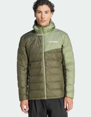 Performance - Terrex Multi Light - Daunenjacke mit Climawarm-Technologie und Kapuze in Olive Strata / Tent Green-Grün Grün M