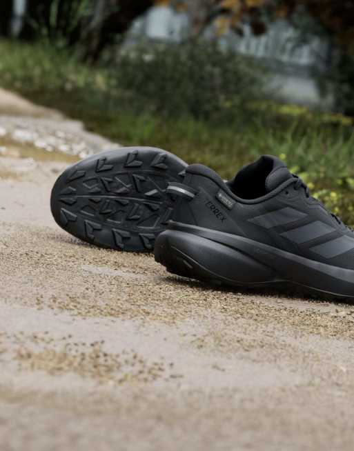 adidas performance Terrex Tracefinder Plus Gore-Tex Trail-Running-Schuhe in Core Black / Grey Five / Core, 6 von 7