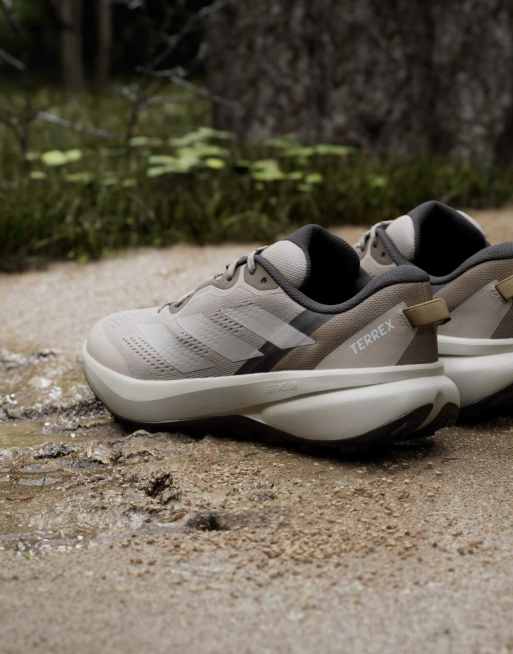 adidas performance Terrex tracefinder plus scarpe da corsa trail in khaki three / beige / aurora, 4 di 7