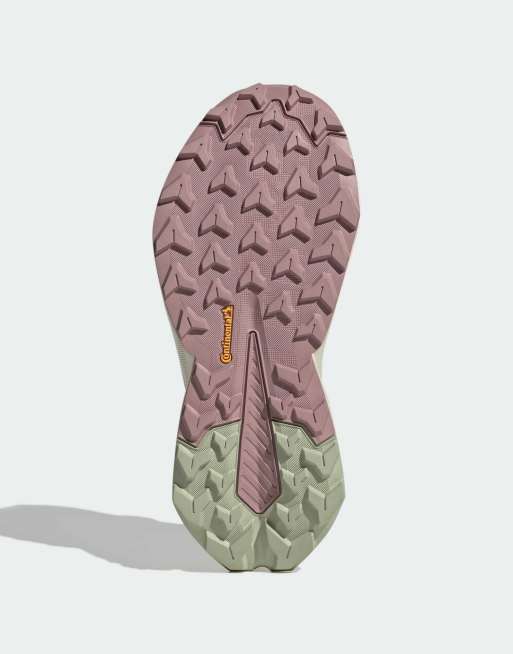 adidas Performance Terrex trailmaker 2 gore-tex speed lace trainers in pink and off white, 5 of 7