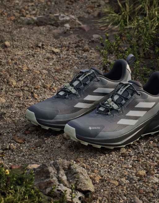 adidas Performance Terrex trailmaker 2 Gore-Tex zapatillas de senderismo con cordones rápidos en gris oscuro, 3 de 7
