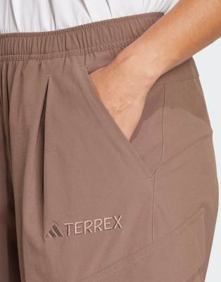 adidas Performance - Terrex Xploric - Cargohose in Braun-Brown