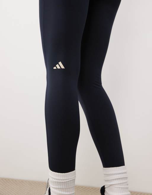 adidas Performance - Three Stripes Studio - Legging met gekruiste tailleband in marineblauw, 4 van 5