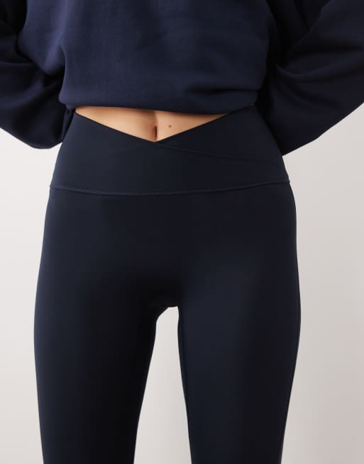 adidas Performance - Three Stripes Studio - Legging met gekruiste tailleband in marineblauw, 5 van 5