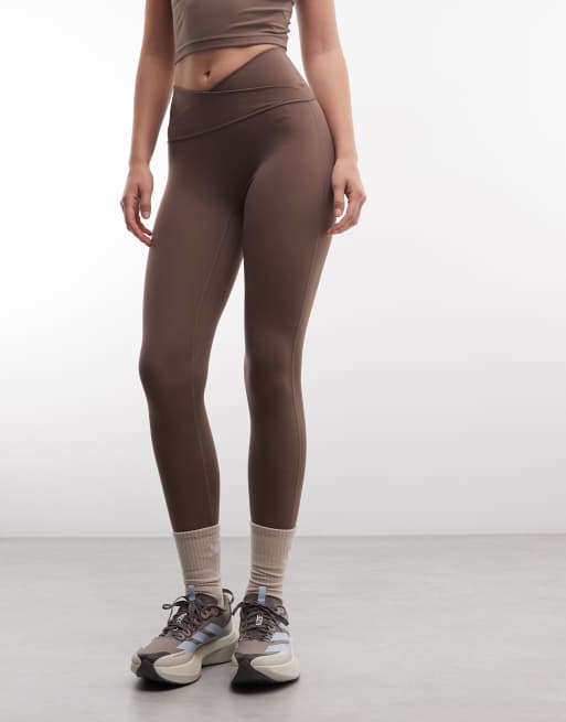 adidas Performance Three Stripes Studios crossover taillelegging in bruin, 2 van 5
