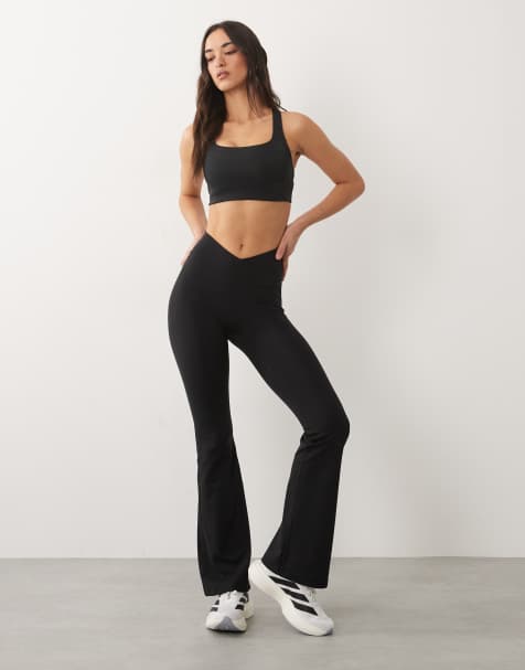 adidas Performance - Three Stripes Studios - Flares met gekruiste tailleband in zwart - view 1