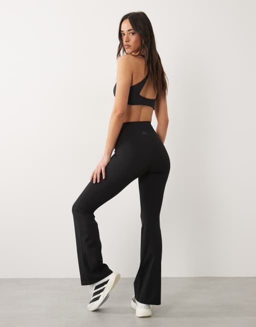 adidas Performance - Three Stripes Studios - Flares met gekruiste tailleband in zwart, 4 van 5