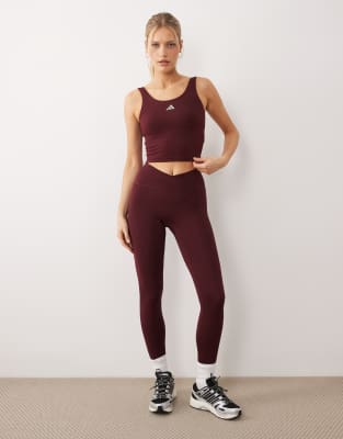 adidas Performance - Three Stripes Studios - Leggings in Burgunderrot mit überkreuztem Bund
