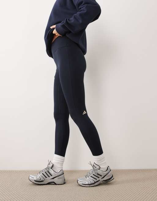 adidas Performance - Three Stripes Studios - Marineblå og cremehvide leggings med krydsende taljebånd, 2 af 5
