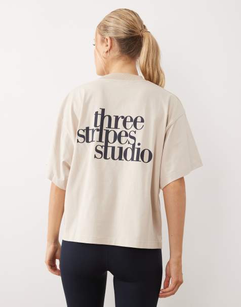 adidas Performance – Three Stripes Studios – T-shirt w kolorze kamiennobeżowym i granatowym - view 1