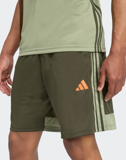 adidas Performance - Tiro 25 - Essentials - Shorts in cargo, tentgroen en oranje, 2 van 5