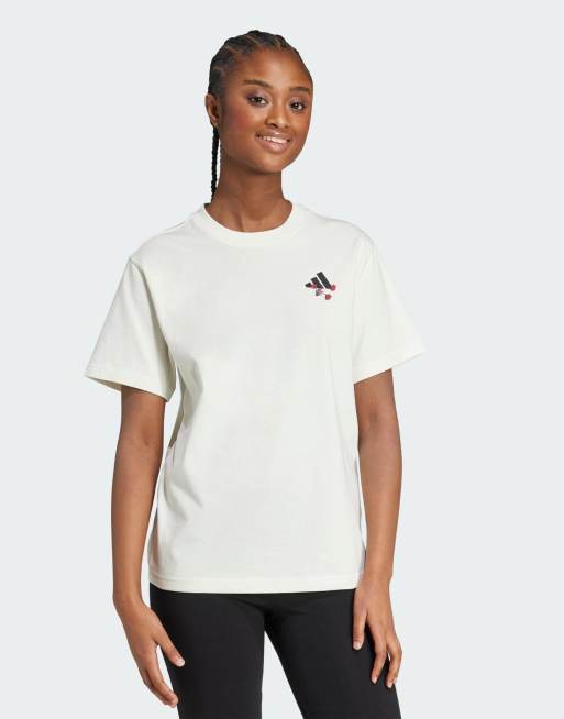 adidas Performance – Tiro – T-shirt w kolorze złamanej bieli z grafiką z kwiatami