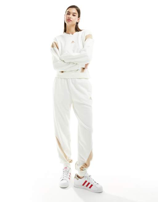 Adidas off sale white tracksuit