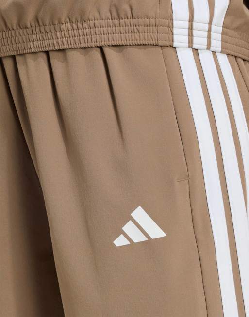 adidas performance Train essentials 3-Streifen-Webhose in Khaki, 4 von 4