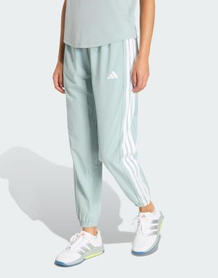 adidas Performance - Train Essentials - Gewebte Hose in Wonder Sage und Weiß mit 3-Streifen-Logo-Grün